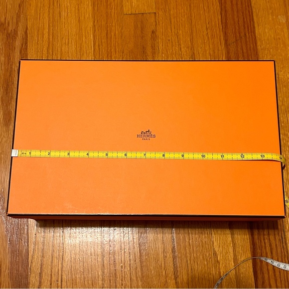 Hermes Gift Box - Picture 7 of 9